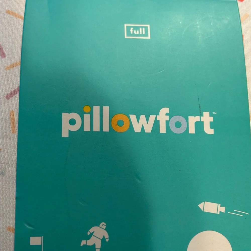 Pillowfort Confetti Cotton Sheet Set - White with Multicolor Sprinkles - Picture 3 of 8